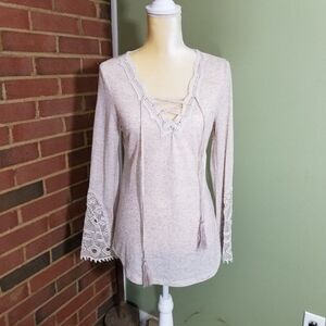 Hycu Long Sleeve Top NWOT.    A-30.   A3020